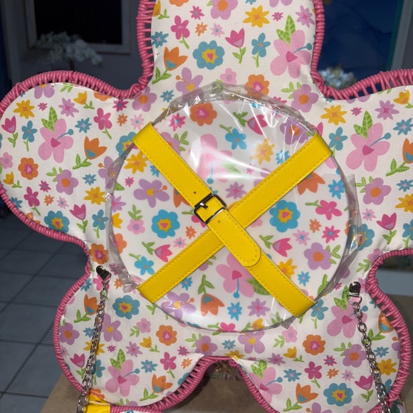 🌸Daisy shaped picnic basket 🧺 🌸 - Picture 6 of 7